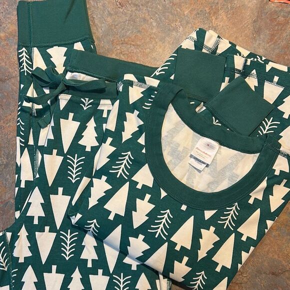 Hanna Andersson Women’s Medium Pine Tree Pajama Set Christmas Pajamas - Picture 1 of 9